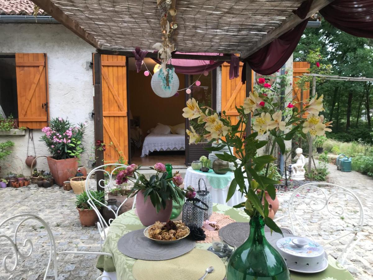 Au Pain Des Anges Hotell Saint-Gervais en-Belin Exteriör bild